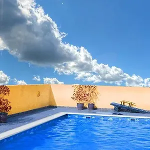 Icon Aparthotel